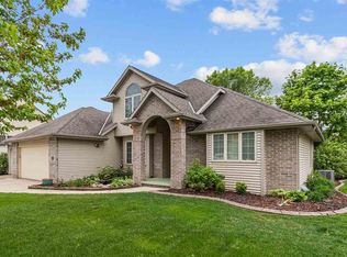 3031 E Fallcreek Ln, Appleton, WI 54913