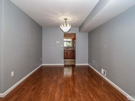 3rd image of 234 Glastonbury Ln