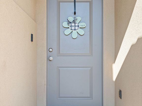 4th image of 2031 E Colorado Dr #304