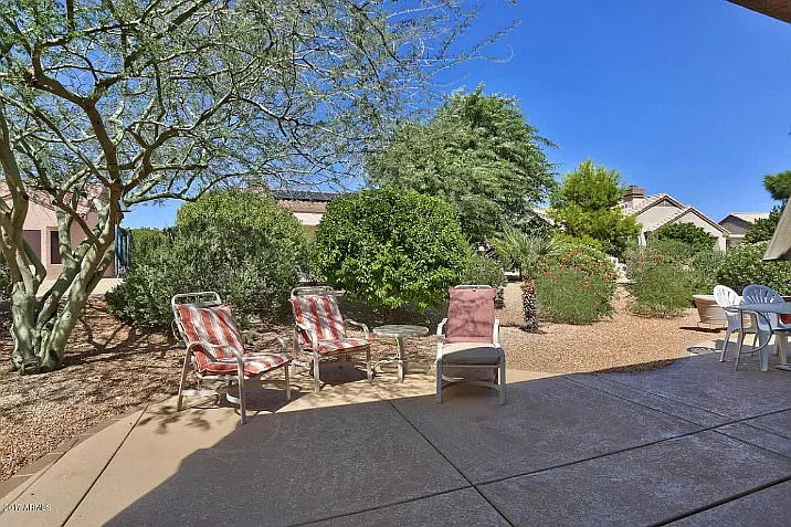 N Hearthstone Dr — Photo 13