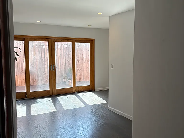 1400 N Hayworth Ave #11 — Photo 36