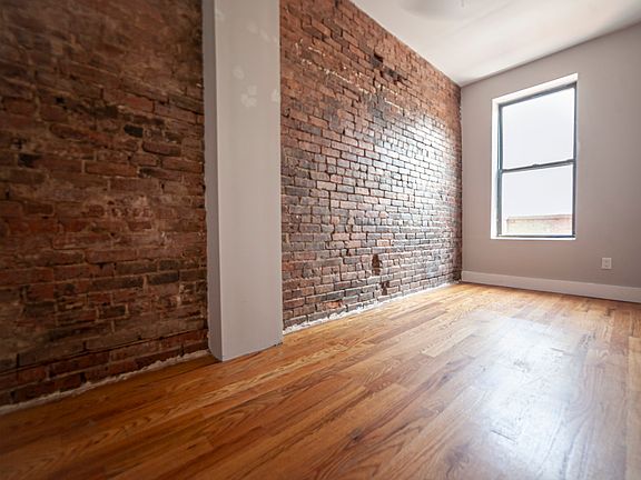 4th image of 329 Tompkins Ave #3A