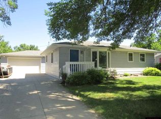 212 Linda Dr, Eagle Lake, MN 56024