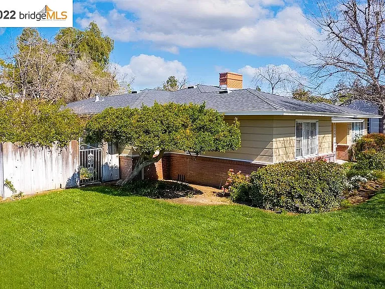 2831 Sinclair Ave — Photo 4