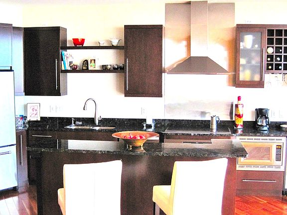 4th image of 701 West Lakeside Avenue #1107