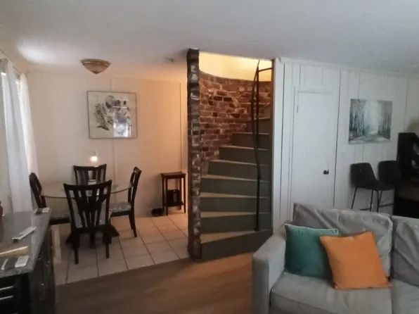 334 E 56th St, Savannah, GA 31405