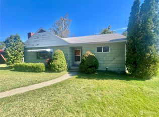 415 Grape Ave E, Omak, WA 98841