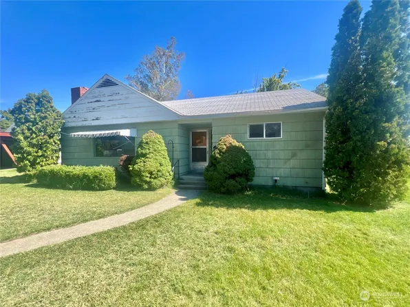 415 Grape Ave E, Omak, WA 98841