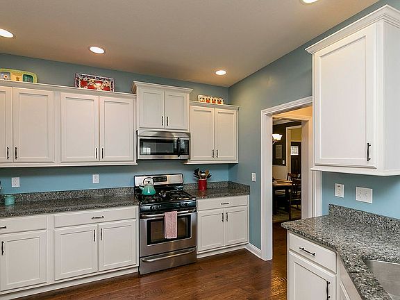 4th image of 445 Sedgwick Ln