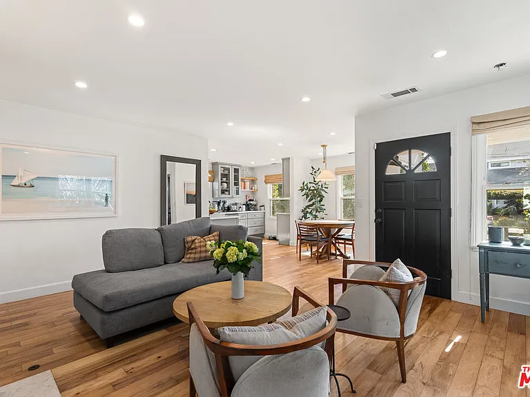 7560 McConnell Ave — Photo 3