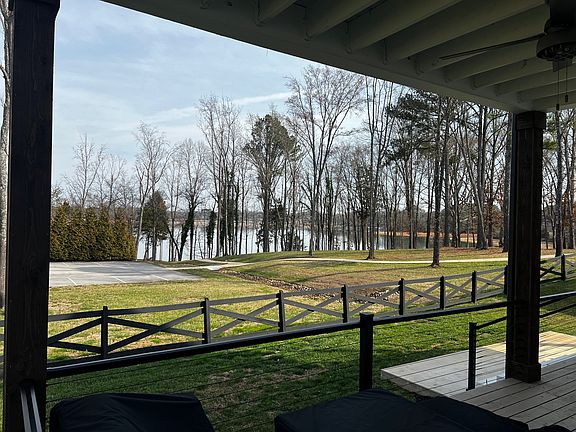 3rd image of 155 Hammock Dr