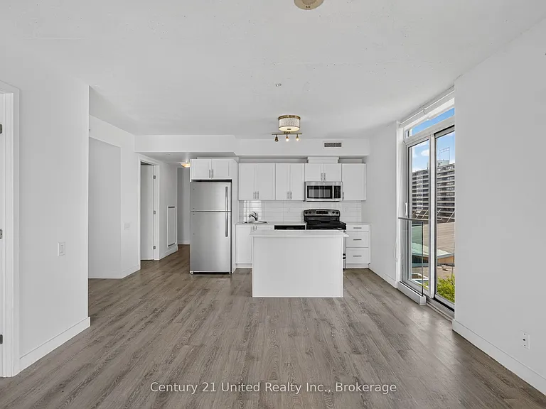100 Bond St E #606 — Photo 3