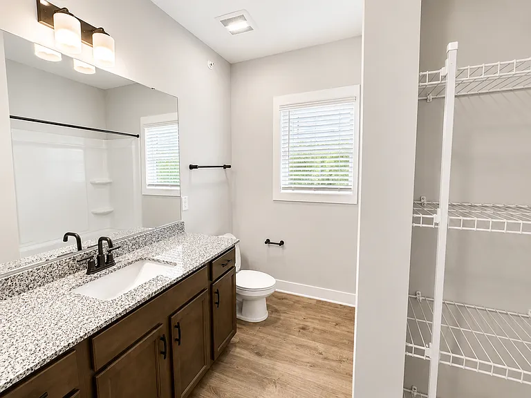 651 N O'Neil Street — Photo 6
