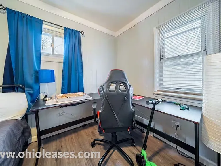 3777 Irving Park Ave — Photo 6