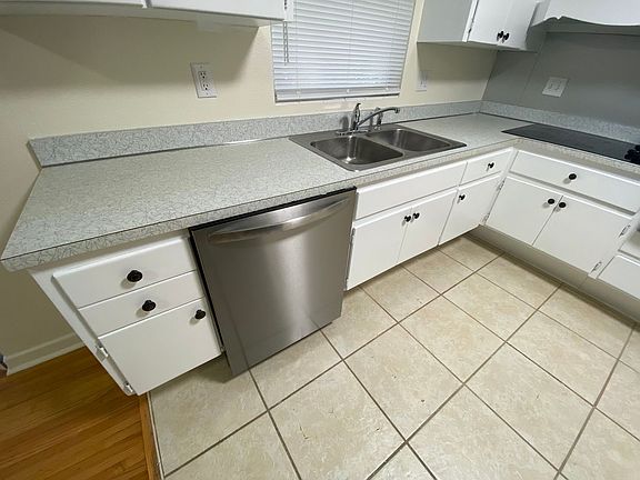 4th image of 2210 SE 2nd St