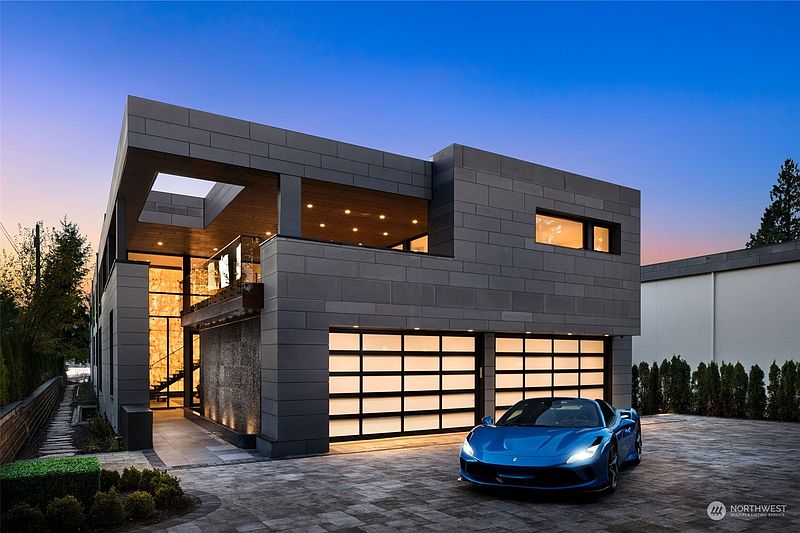 4th image of 3263 Evergreen Point Road