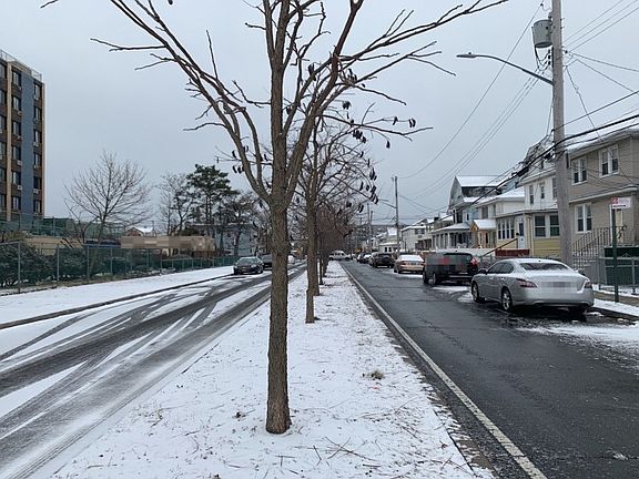 5th image of 437 Beach 68th St