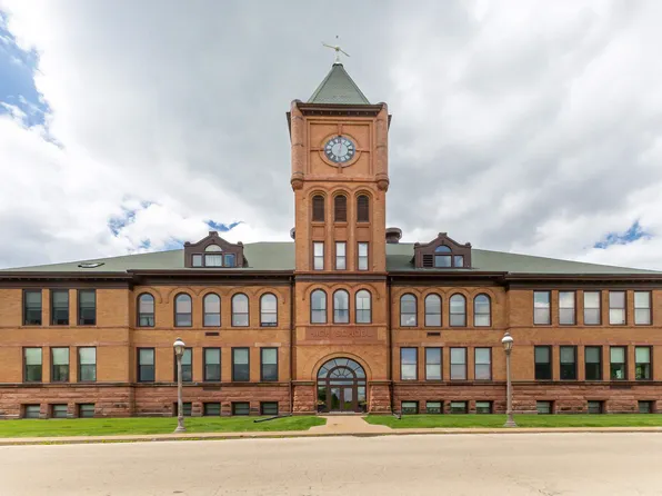 411 Prospect Ave #204, Galena, IL 61036