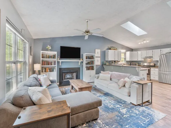 16 E Point Rd, Palmyra, VA 22963