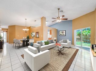 13 Ripley Way, Boynton Beach, FL 33426