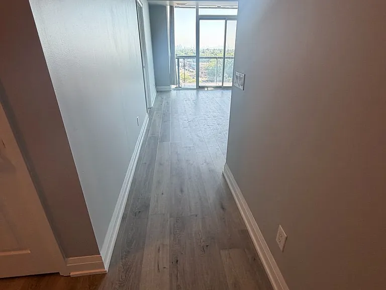 1 Hurontario St #1005 — Photo 8
