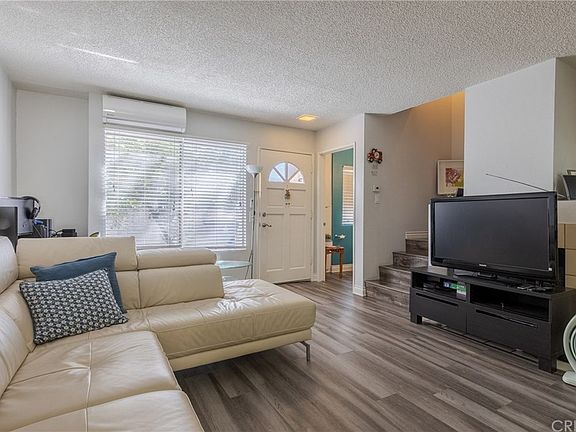 5th image of 12411 Osborne St Unit 5
