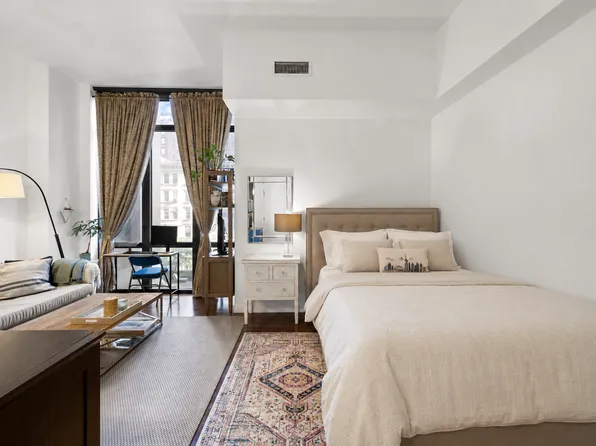 101 West 24th Street image 1 of 16