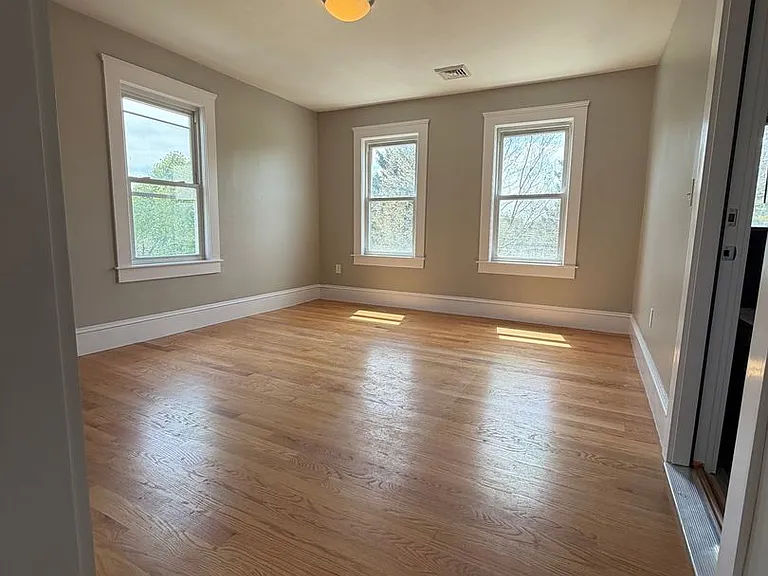 19 Endicott St #3 — Photo 2