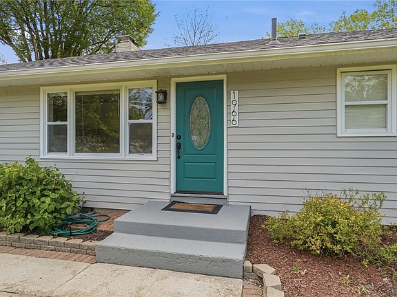 5th image of 1966 Grange View Dr