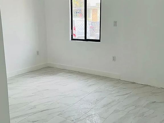 4th image of 335 SW 9th Ave #1A