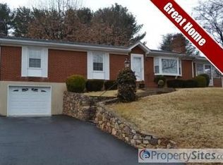 1528 Bali Hai Dr, Vinton, VA 24179