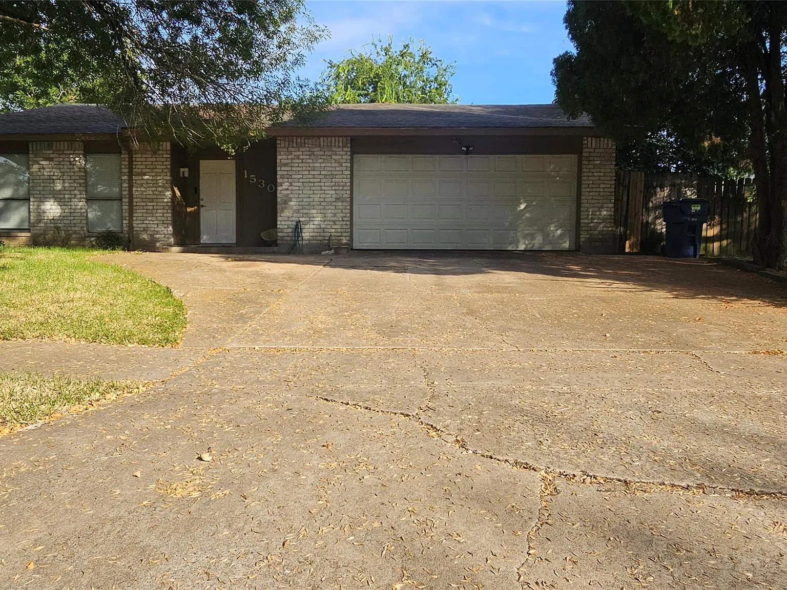 3 bed, 2.5 bath, 2131 sqft, $1,950 — Photo 2