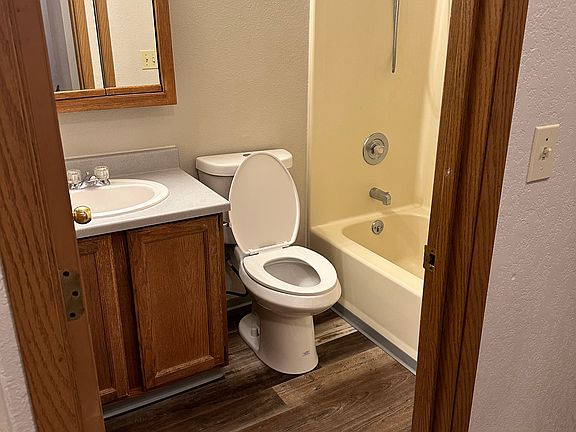 5th image of 706 Emery Dr #3