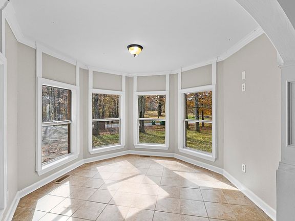 4th image of 6407 Swagerty Dr