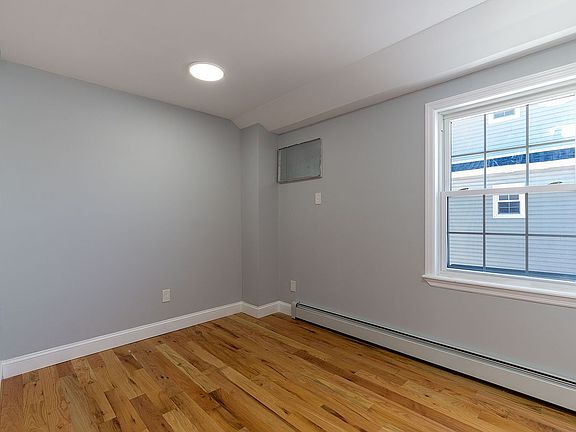3rd image of 120-60 Smith St #A