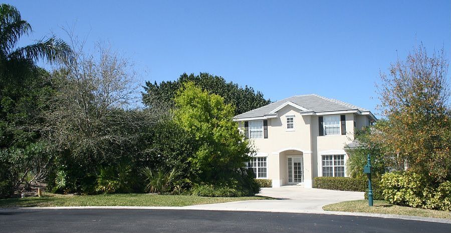 1st image of 1454 NE Oak Bluff Ln