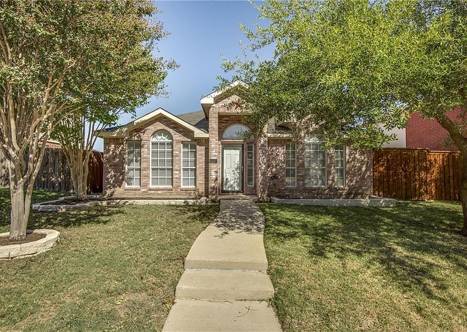 1st image of 2253 Chapman Dr