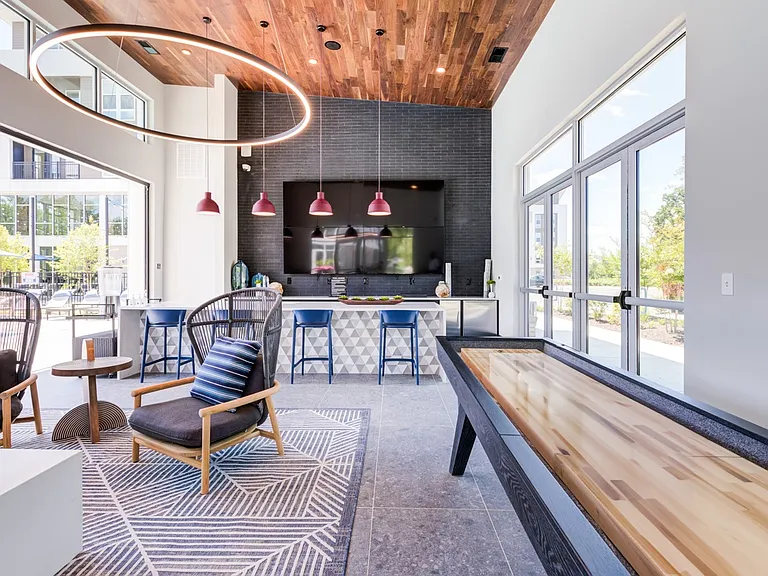 Aura Fifty4 — Photo 2