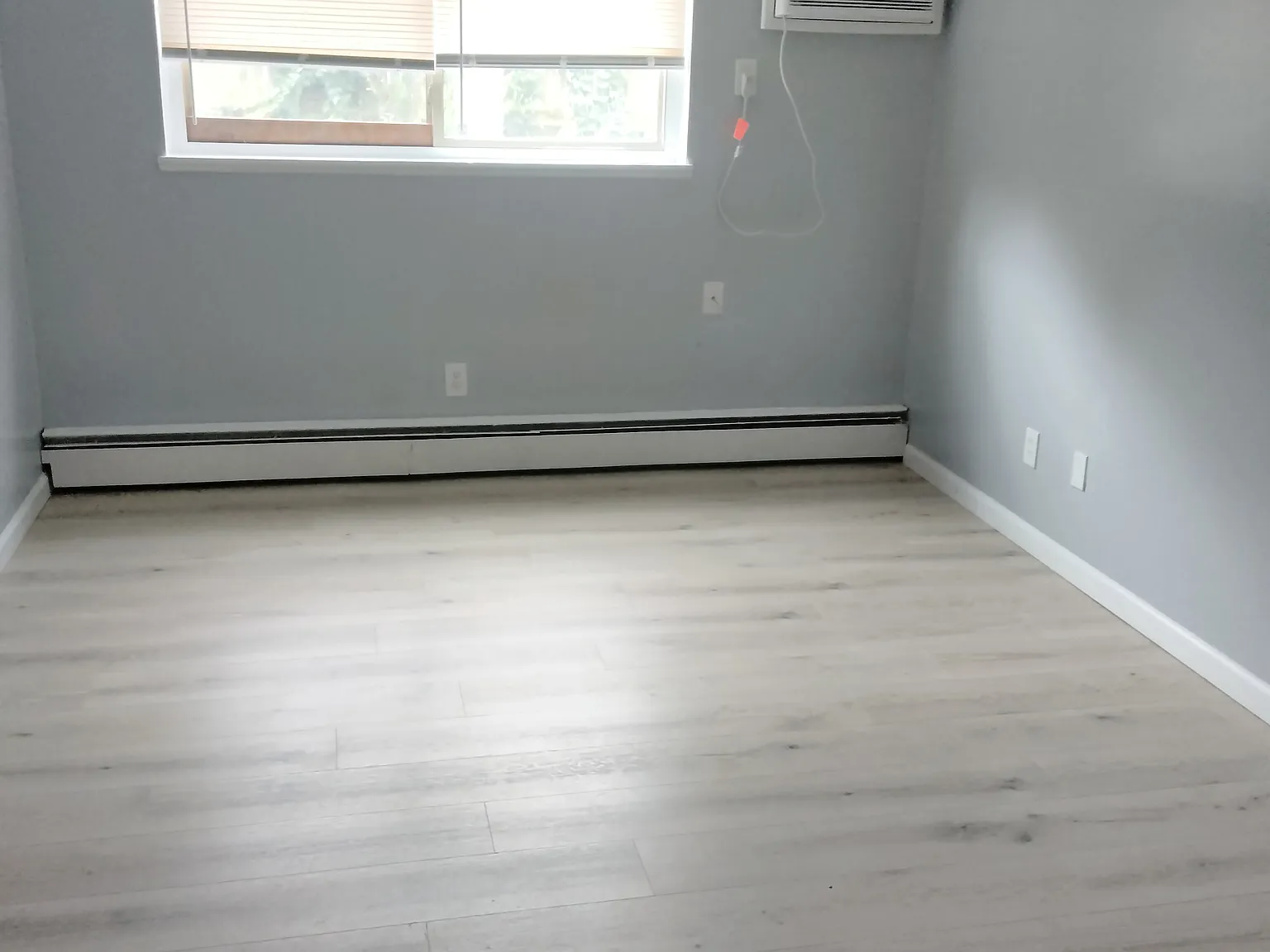 Laurel Manor — Photo 2