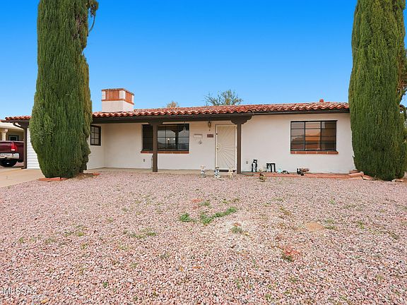 2nd image of 334 S Vista Del Rio