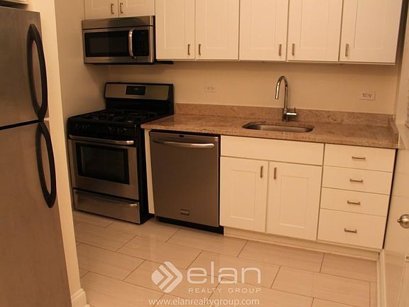 3rd image of 539 W Dickens Ave APT 1E