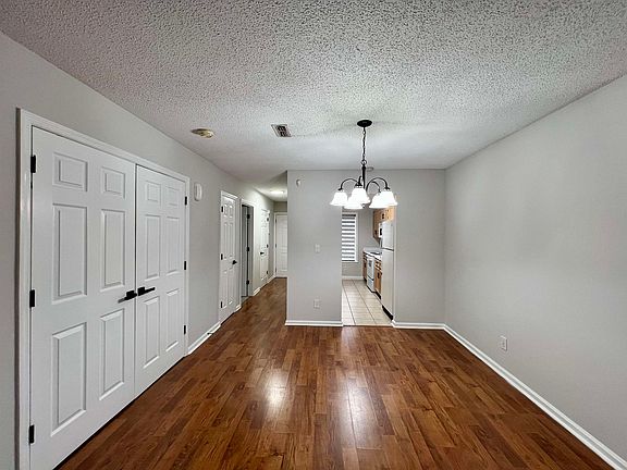 3rd image of 1124 Webber Way