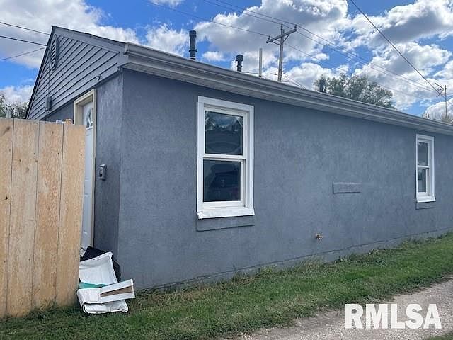 2nd image of 1301 Hoff St