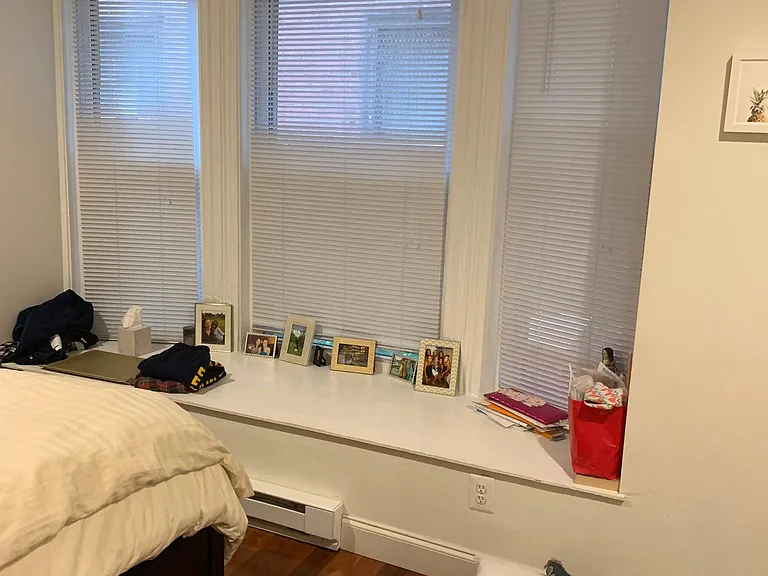 2041 Spring Garden St #1R — Photo 4