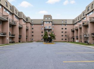 165 Cherokee Blvd #229, Toronto, ON M2J4T7