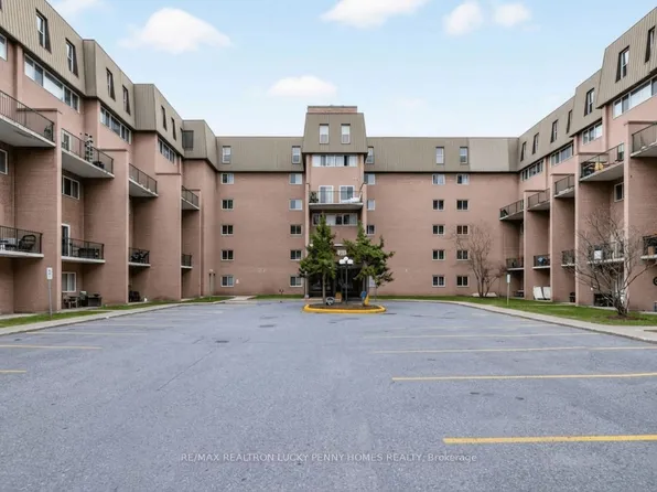 165 Cherokee Blvd #229, Toronto, ON M2J 4T7