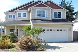 1st image of 9329 NE 28th Cir
