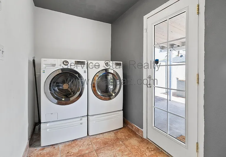 6916 E Windsor Ave — Photo 10