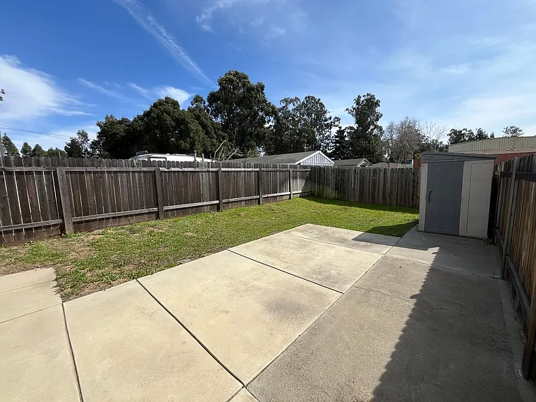 360 E Foster Rd — Photo 8