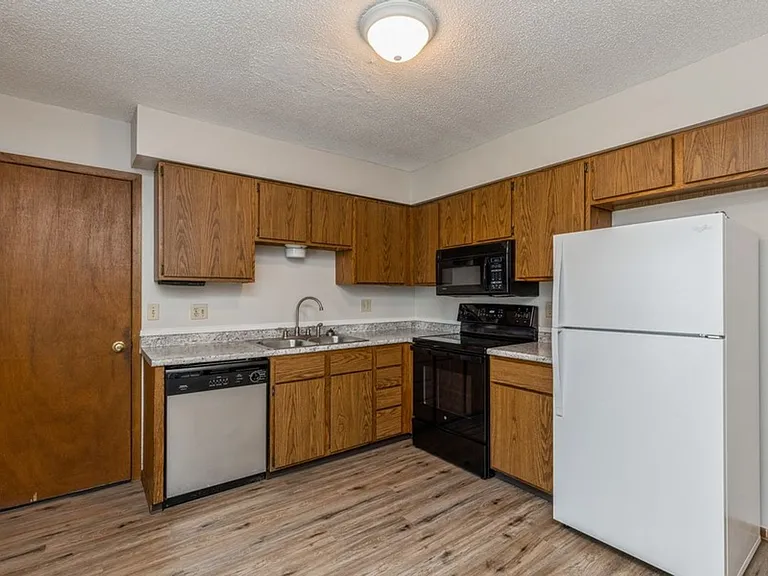 4126 Harris St — Photo 4